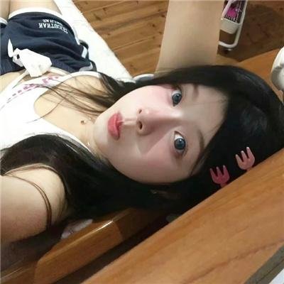 亚曼达厌世系海报